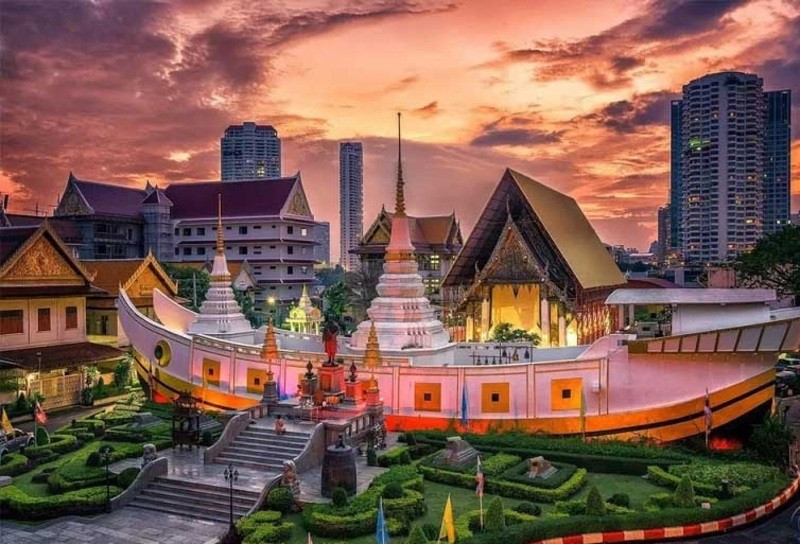 Chùa Thuyền - Wat Yan Nawa rực rỡ lúc hoàng hôn 